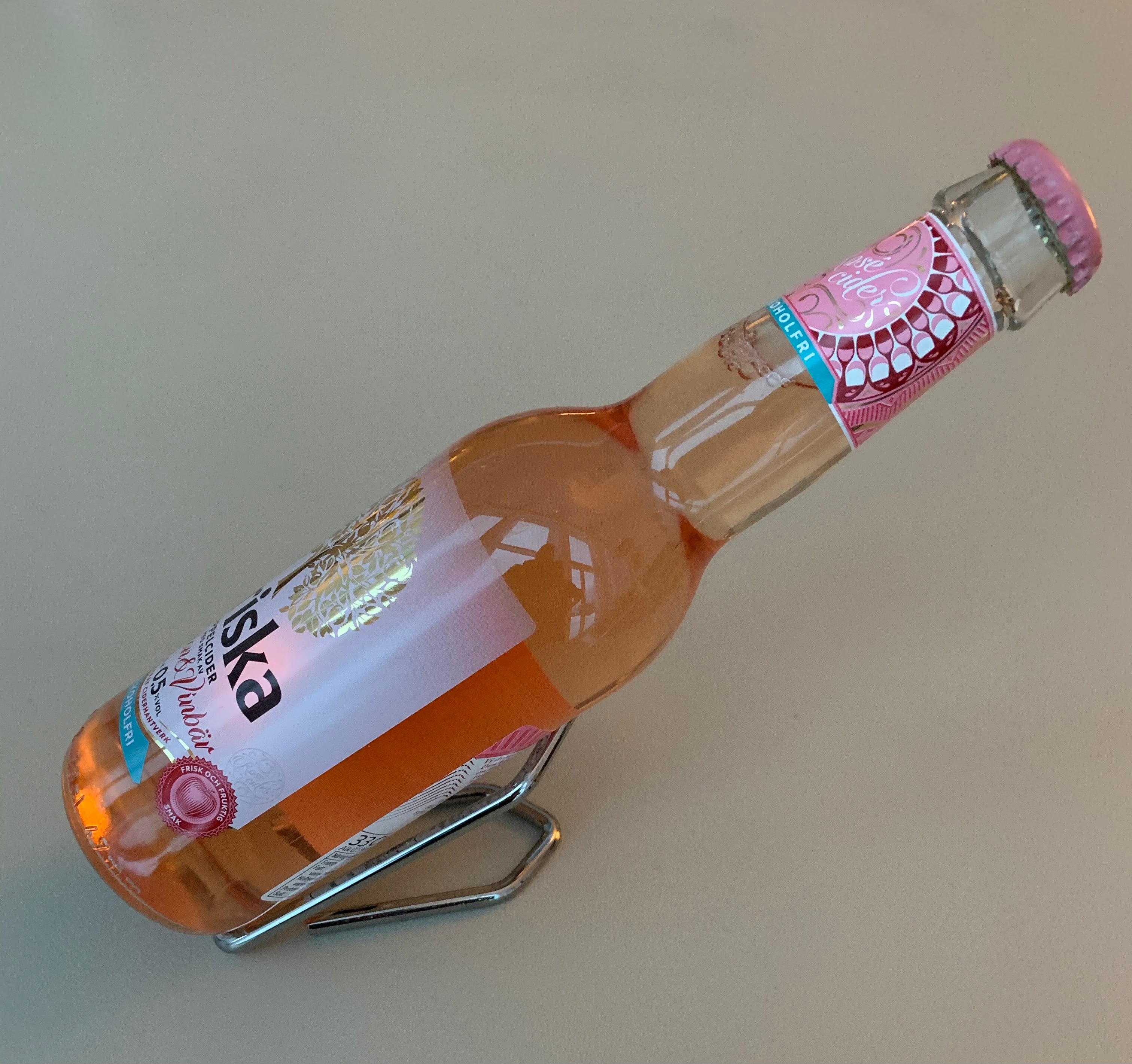 Clip - small Bottle holder / Wall hook